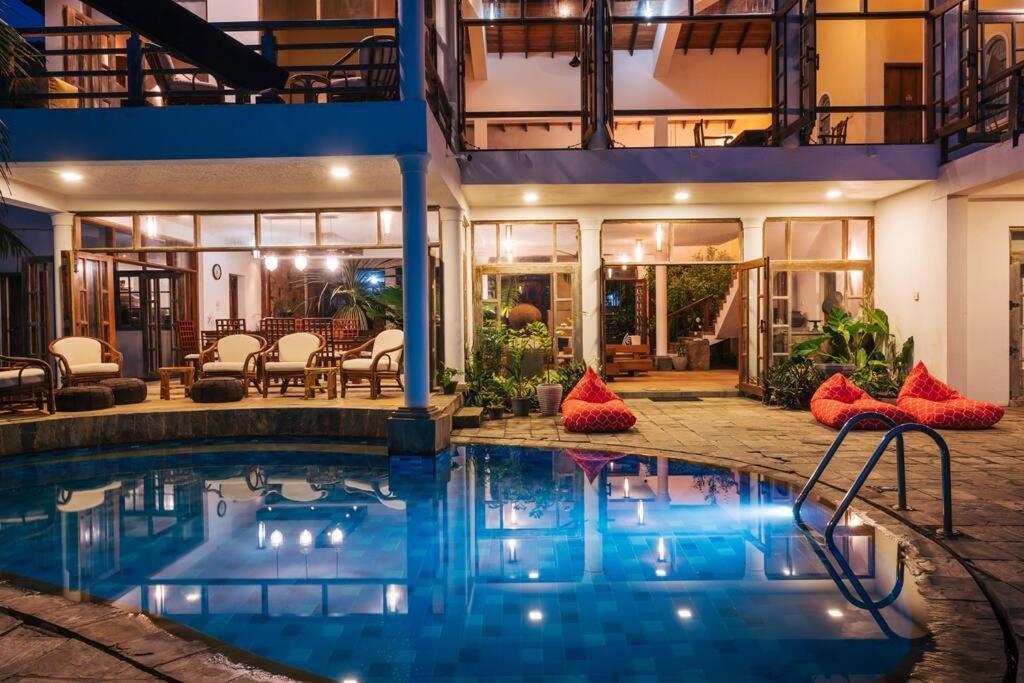 Santi Beach House With Pool & Beach Weligama Kültér fotó