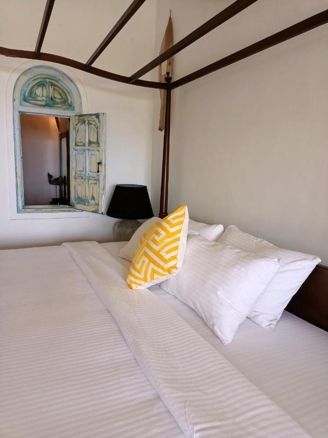 Santi Beach House With Pool & Beach Weligama Kültér fotó