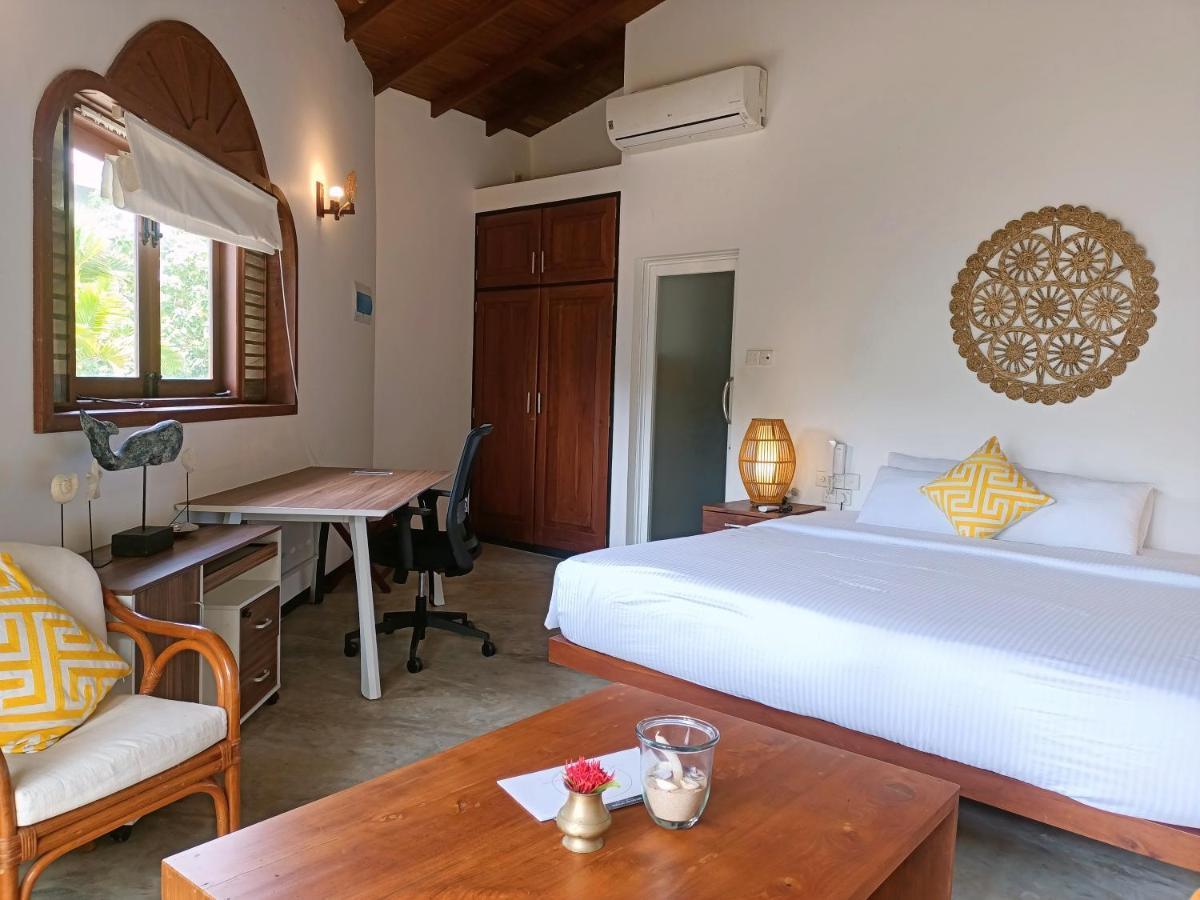 Santi Beach House With Pool & Beach Weligama Kültér fotó
