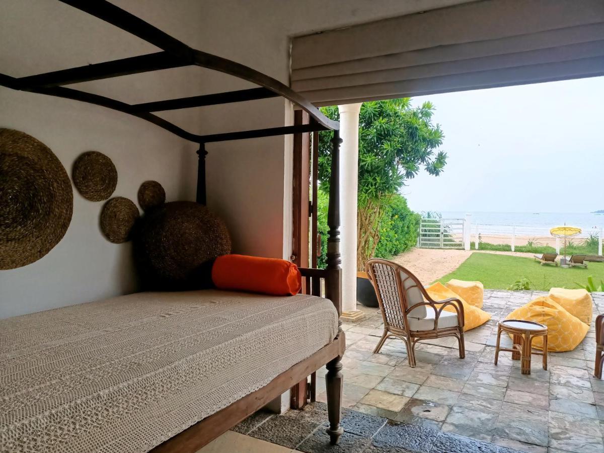 Santi Beach House With Pool & Beach Weligama Kültér fotó